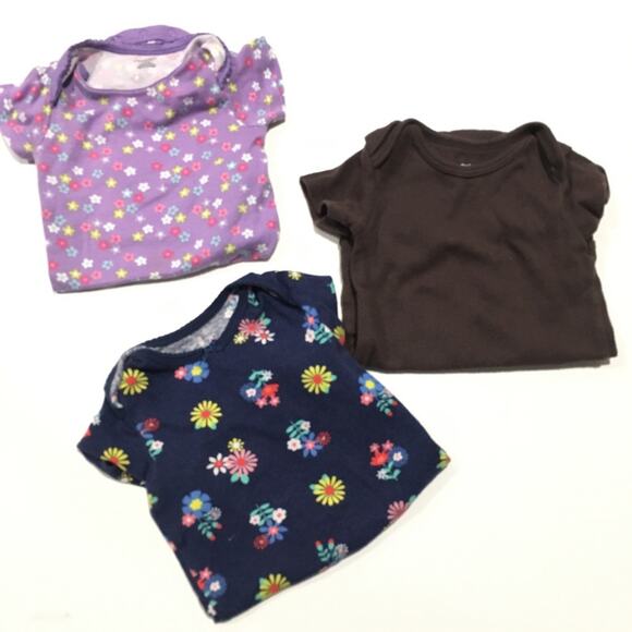 Bundle of Onesies sz 6 months Baby Girl Clothing Bundle - Picture 1 of 4